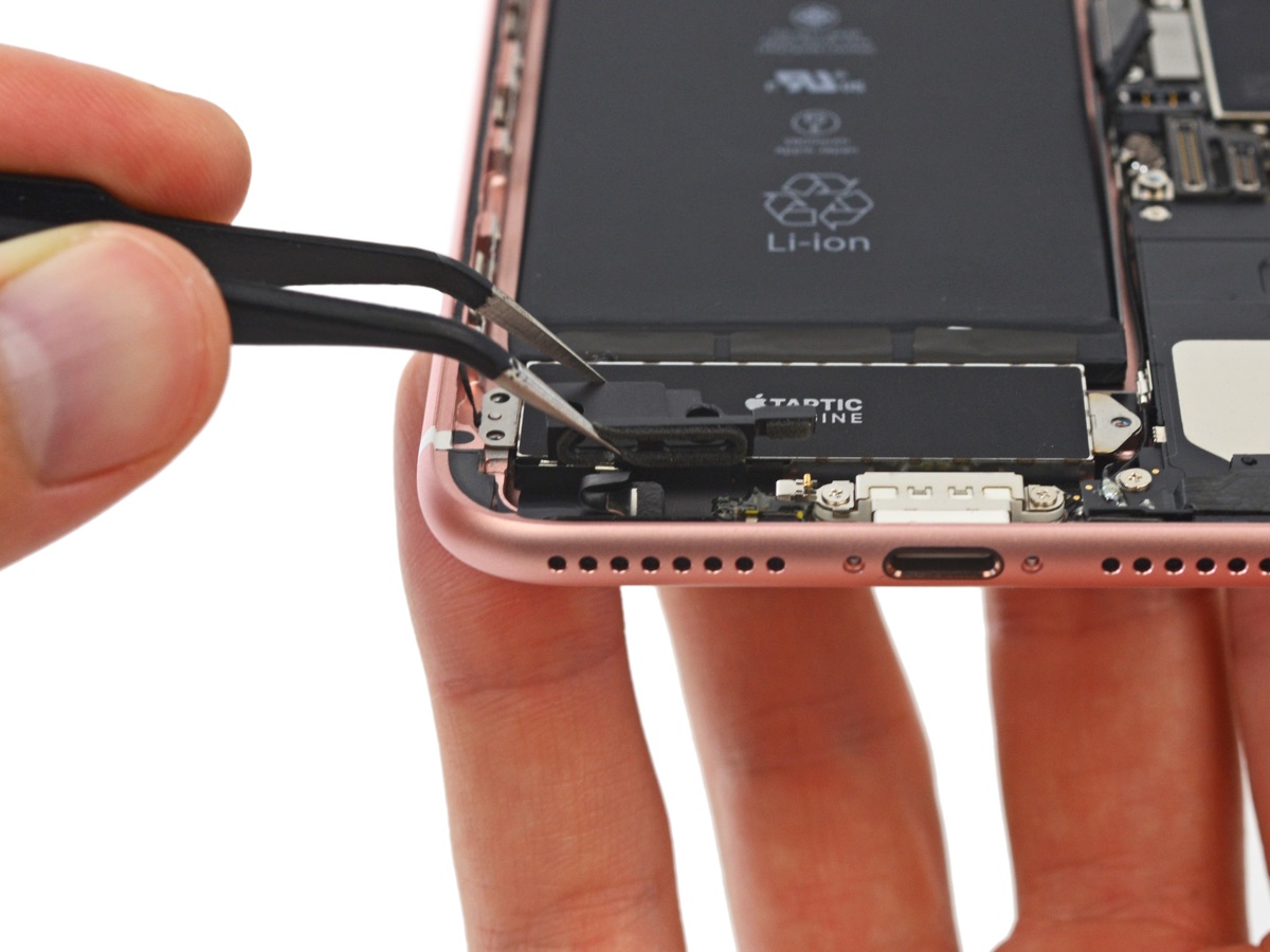 Iphone 7の底面左側の穴はスピーカー用ではなく 気圧調整用であることが判明 Smco Memory