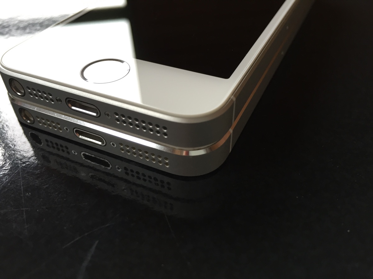 Iphone Seとiphone 5の外観の違いについて詳しく比較してみた Smco Memory